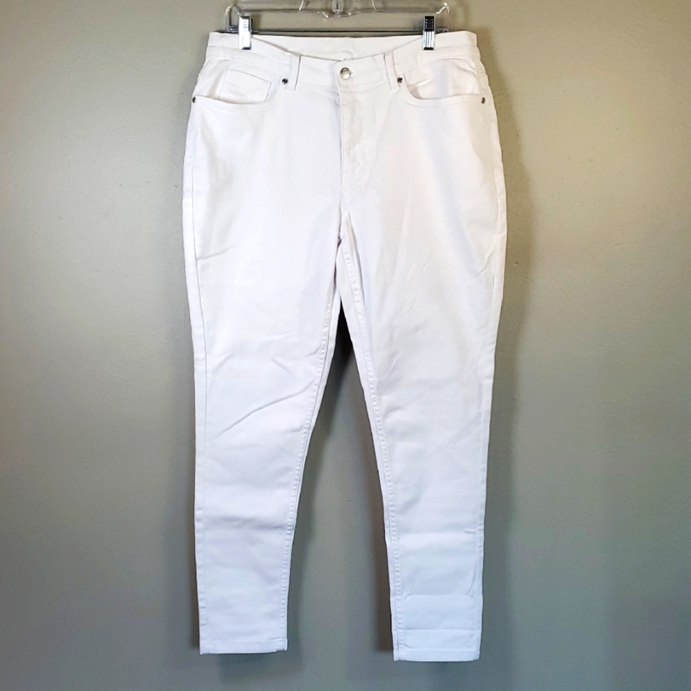 VENUS Women's Crisp White Denim Skinny Jeans. Size 14 S